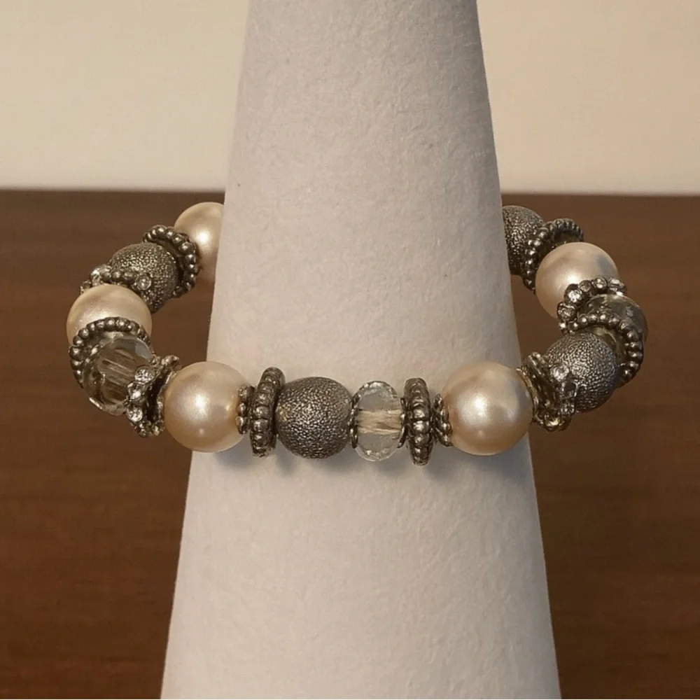 Women's Pink Silver Tone Pearly Rhinestone Beaded Bracelet Glam Western Feminine